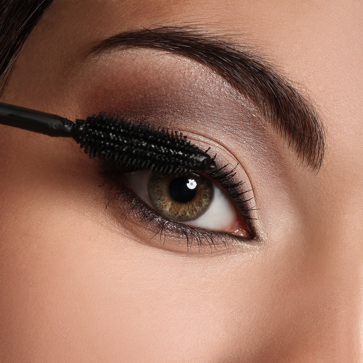 Intense Noir Mascara - Transform Your Look!